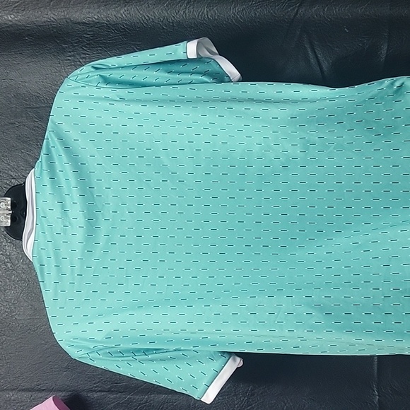 Asics woman's Size L Green and Blue. - Picture 5 of 8